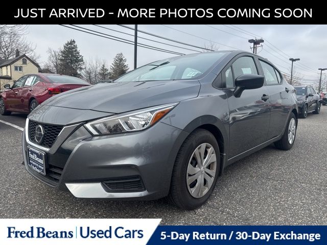 2022 Nissan Versa 1.6 S photo 2
