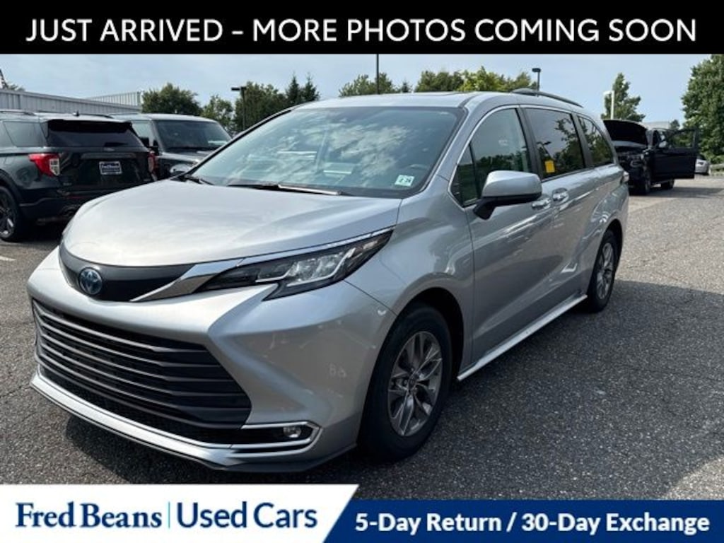Certified 2023 Toyota Sienna XLE Van Passenger Van