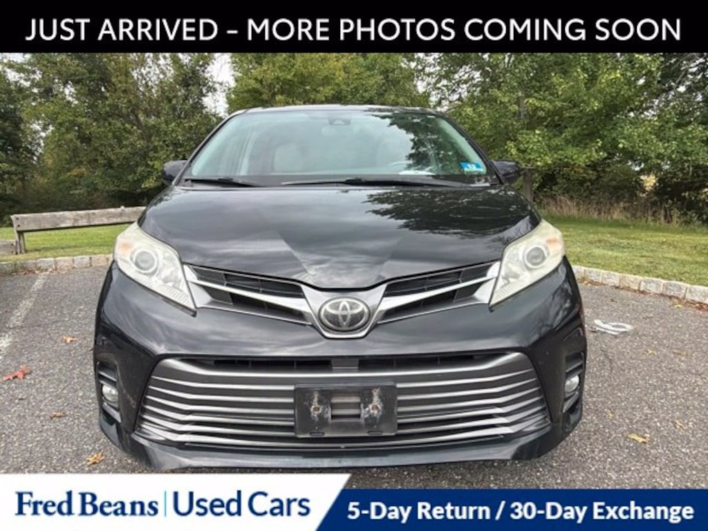 Used 2018 Toyota Sienna XLE Van Passenger Van