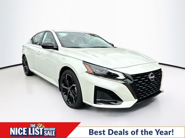 2025 Nissan Altima SR's photo