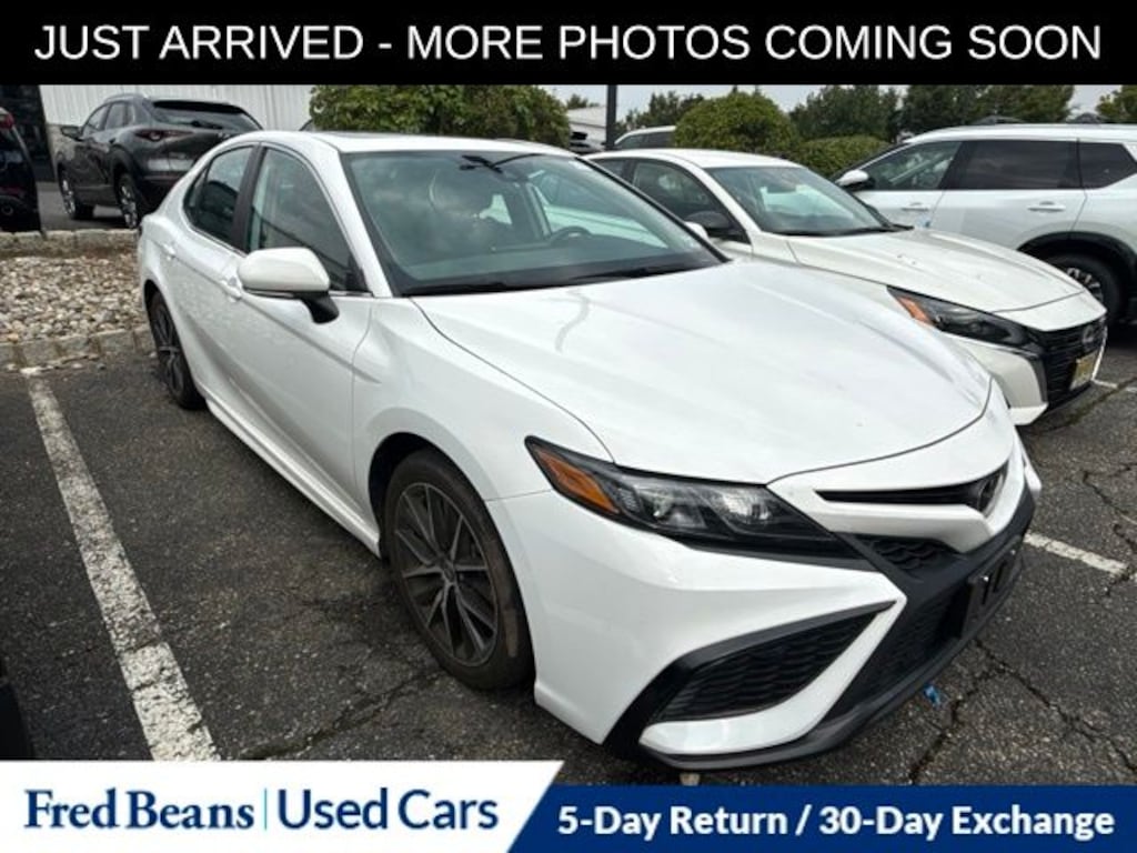 Used 2024 Toyota Camry SE Sedan