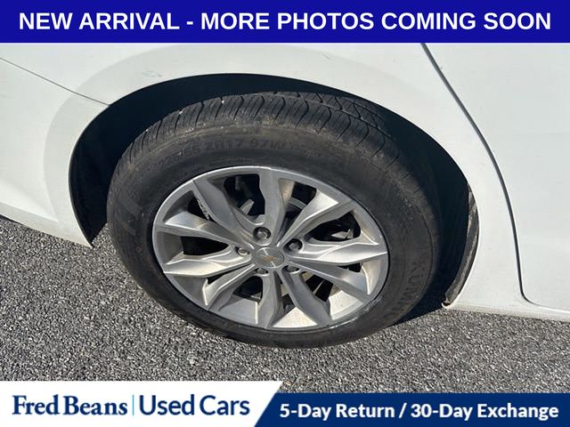 2023 Chevrolet Malibu 1LT photo 3