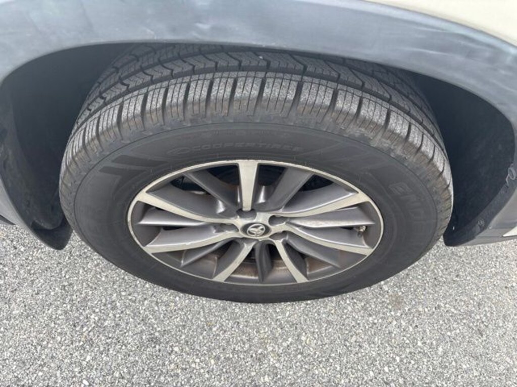 Used 2019 Toyota Highlander XLE SUV