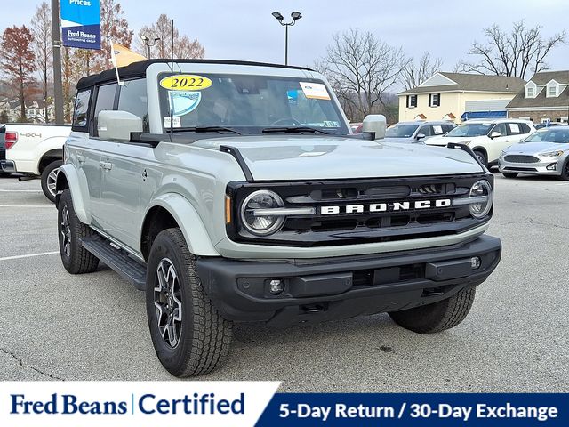 2022 Ford Bronco Outer Banks photo 2