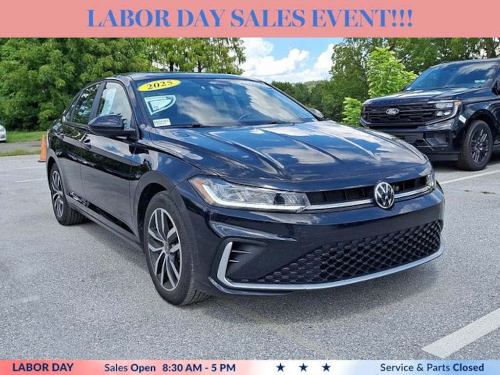 Used 2025 Volkswagen Jetta 1.5T SE Sedan