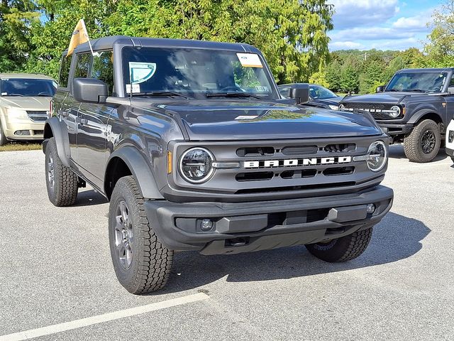 2022 Ford Bronco Big Bend photo 2