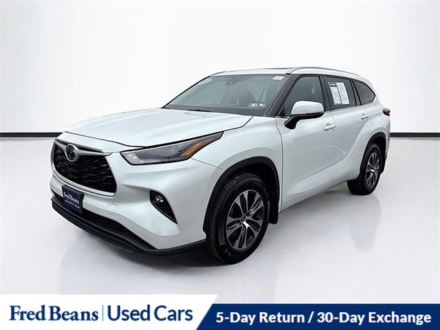 2023 Toyota Highlander XLE photo 3