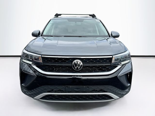 2022 Volkswagen Taos SE - Photo 2