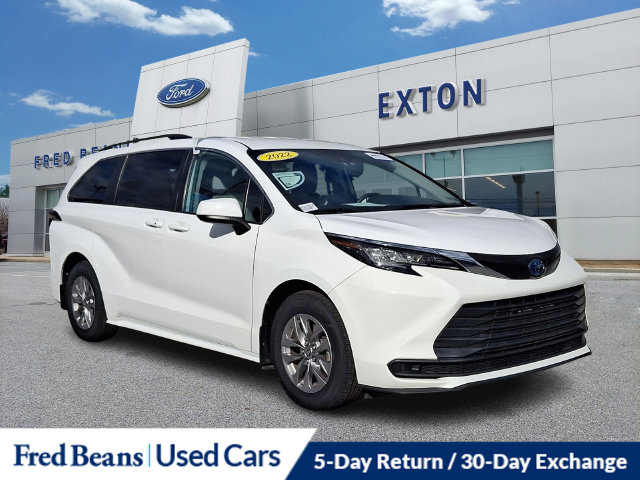 2022 Toyota Sienna Van Passenger Van 