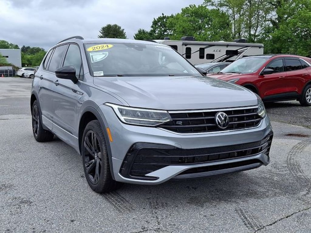 Certified 2024 Volkswagen Tiguan 2.0T SE R-Line Black SUV