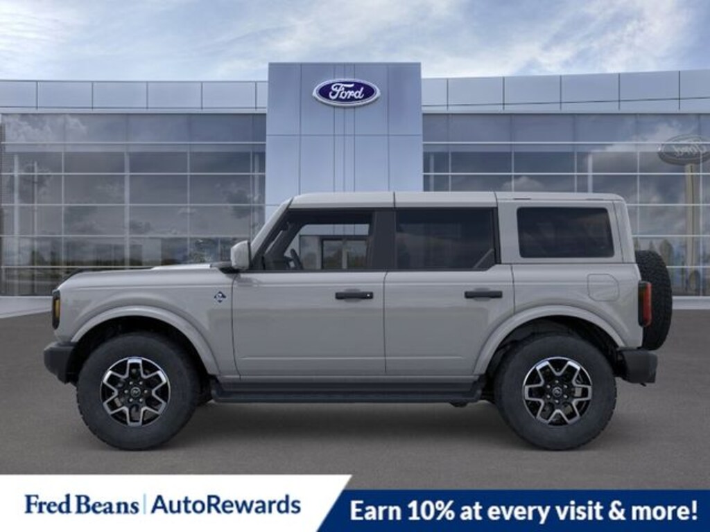 New 2026 Ford Bronco Outer Banks SUV