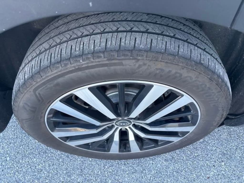 Used 2024 Nissan Pathfinder Platinum SUV