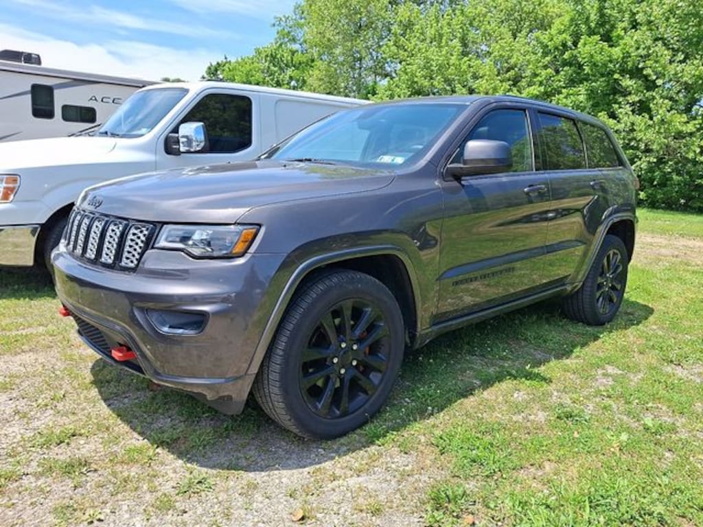 Certified 2017 Jeep Grand Cherokee Altitude SUV