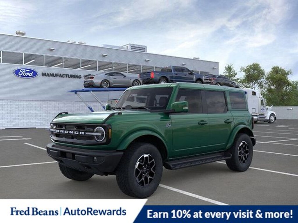 New 2025 Ford Bronco Outer Banks SUV