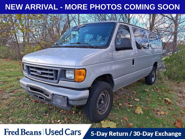 2006 Ford E-350 photo 2