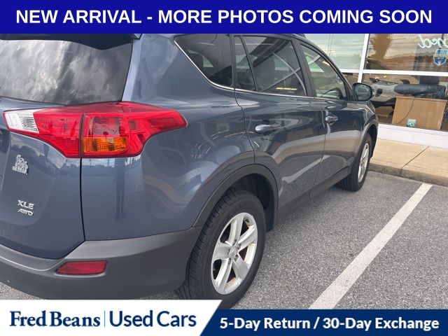 2014 Toyota RAV4 XLE photo 4