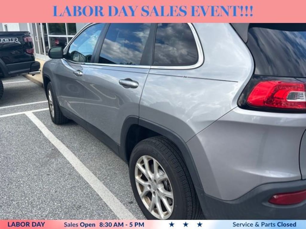 Used 2017 Jeep Cherokee Latitude SUV