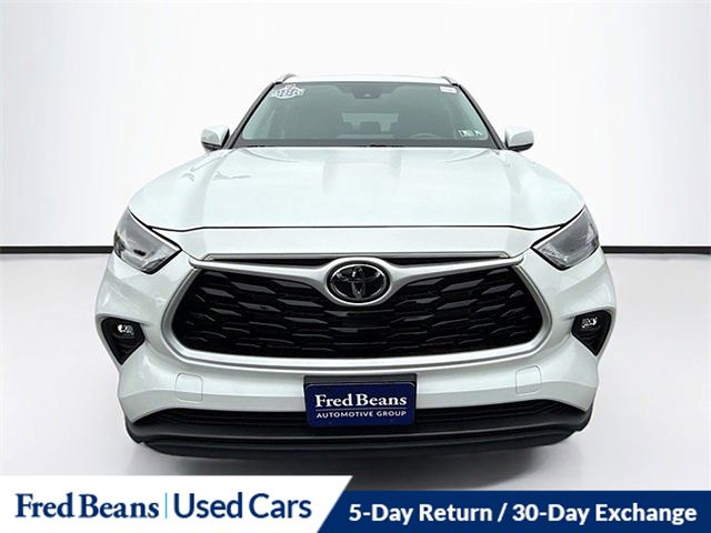 2023 Toyota Highlander XLE photo 2