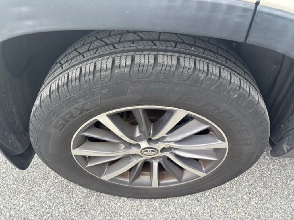 Used 2019 Toyota Highlander XLE SUV