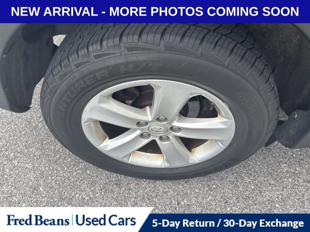 2014 Toyota RAV4 XLE photo 3