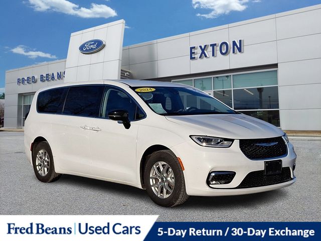 2024 Chrysler Pacifica Van Passenger Van 