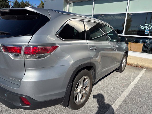 Used 2015 Toyota Highlander Limited Platinum V6 SUV