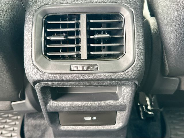 2022 Volkswagen Taos SE - Photo 32