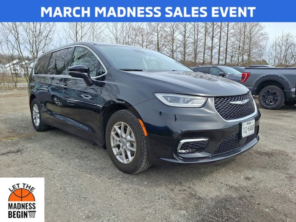 Certified 2023 Chrysler Pacifica Touring L Van Passenger Van