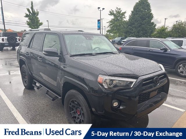 2022 Toyota 4Runner SR5 Premium 4WD V6's photo