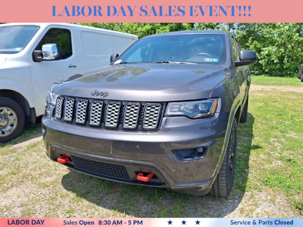 Used 2017 Jeep Grand Cherokee Altitude SUV