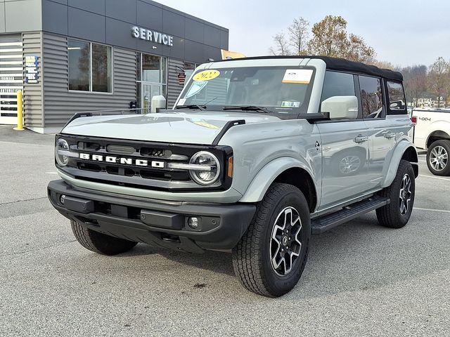 2022 Ford Bronco Outer Banks photo 3