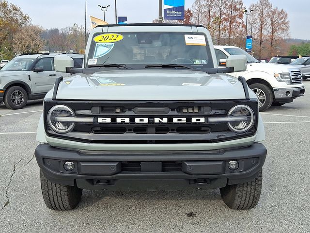 2022 Ford Bronco Outer Banks photo 2