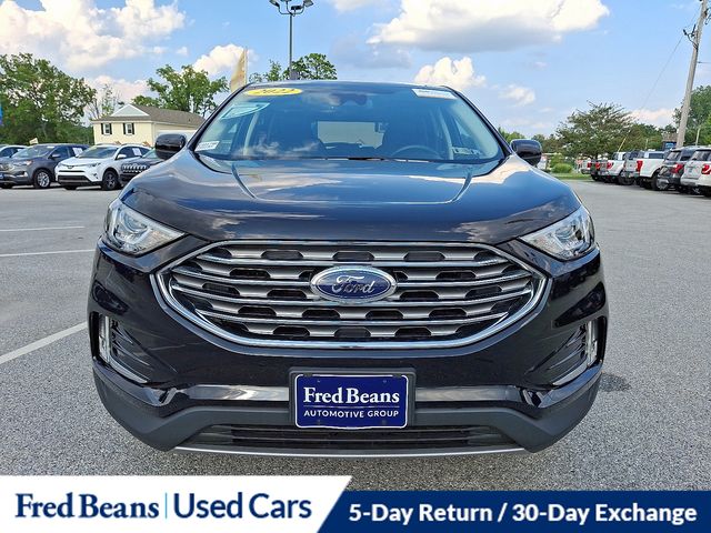2022 Ford Edge SEL photo 2