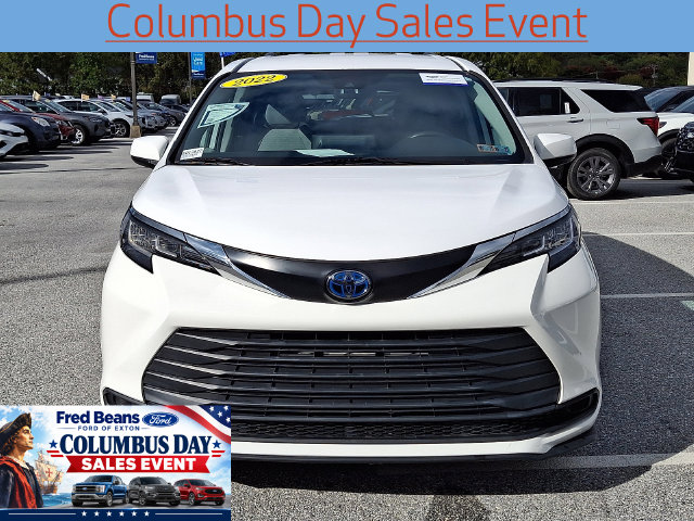 Used 2022 Toyota Sienna LE Van Passenger Van
