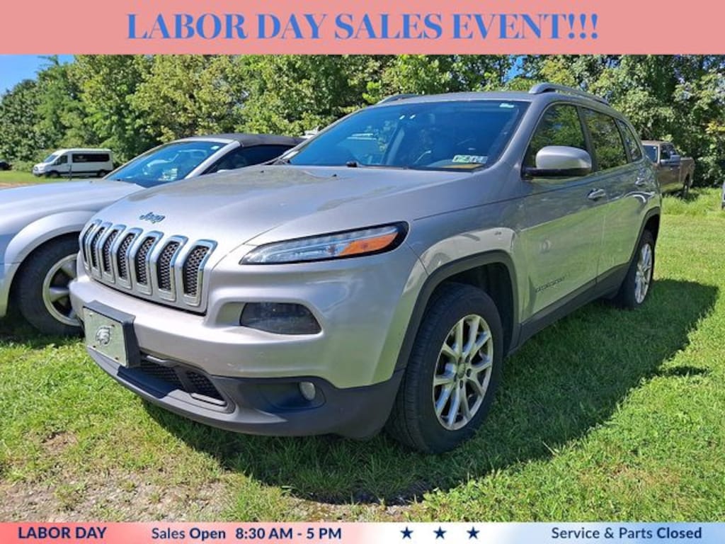 Used 2017 Jeep Cherokee Latitude SUV