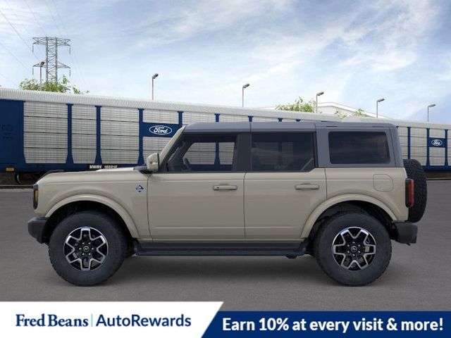 2025 Ford Bronco Outer Banks photo 3