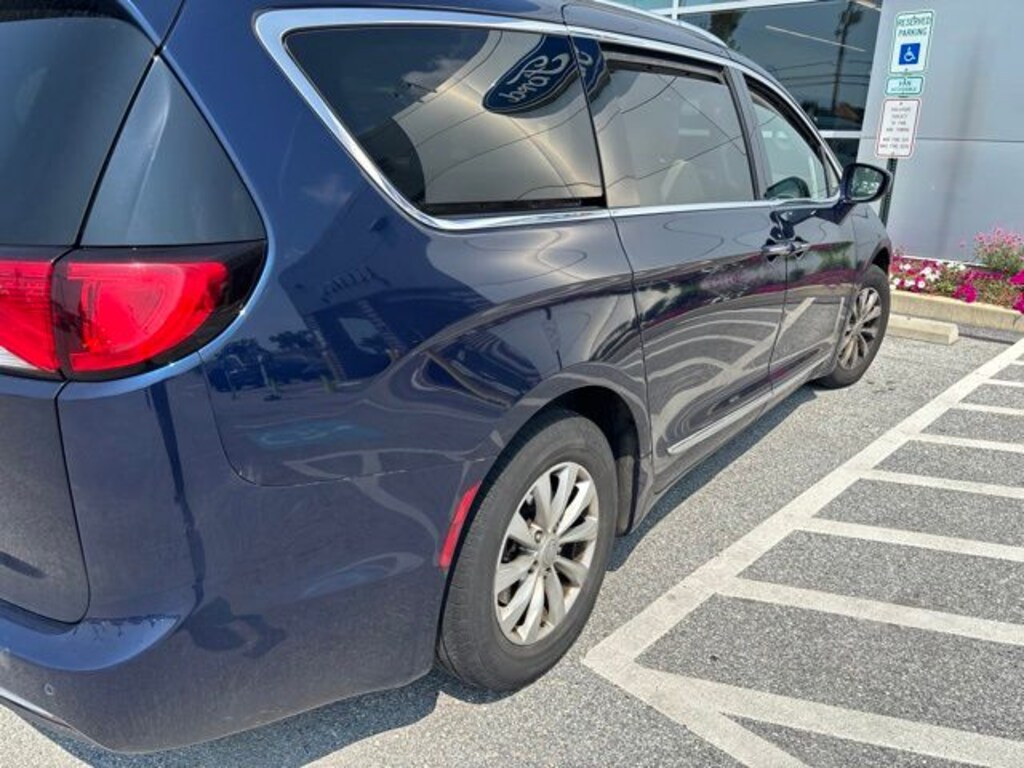 Certified 2018 Chrysler Pacifica Touring L Van