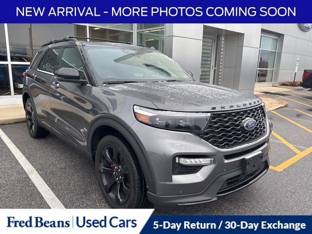 2022 Ford Explorer ST's photo