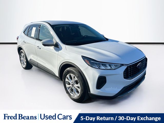 2023 Ford Escape Active's photo