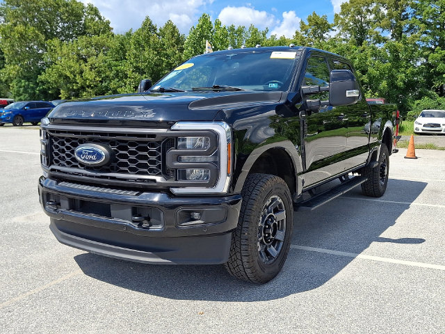 Used 2023 Ford F-250 Lariat Crew Cab Truck