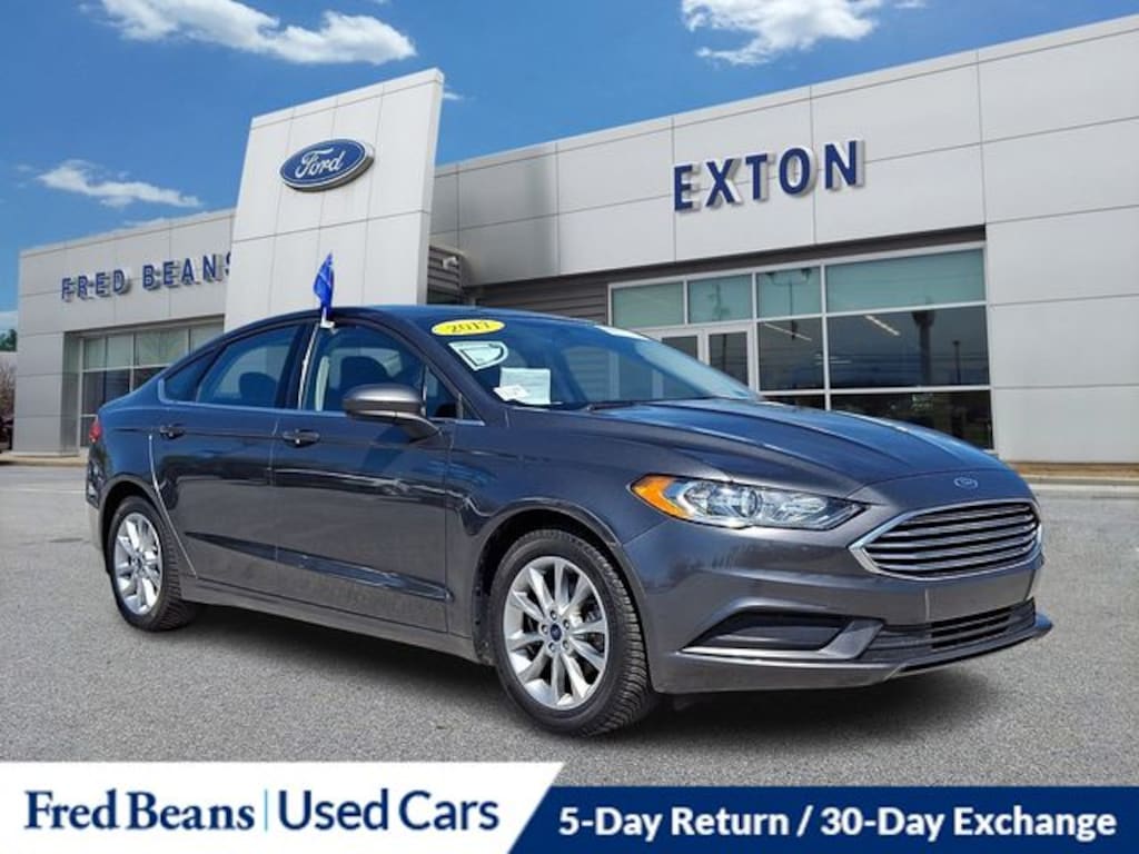 Used 2017 Ford Fusion SE Sedan
