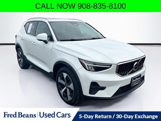 2025 Volvo XC40 B5 Core Bright AWD's photo