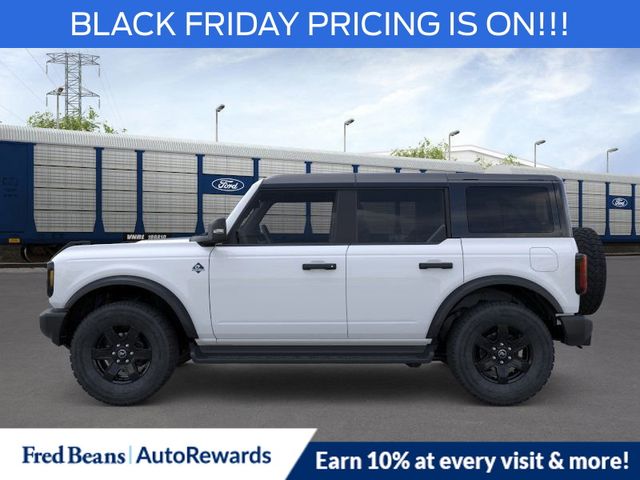 2025 Ford Bronco Outer Banks photo 2