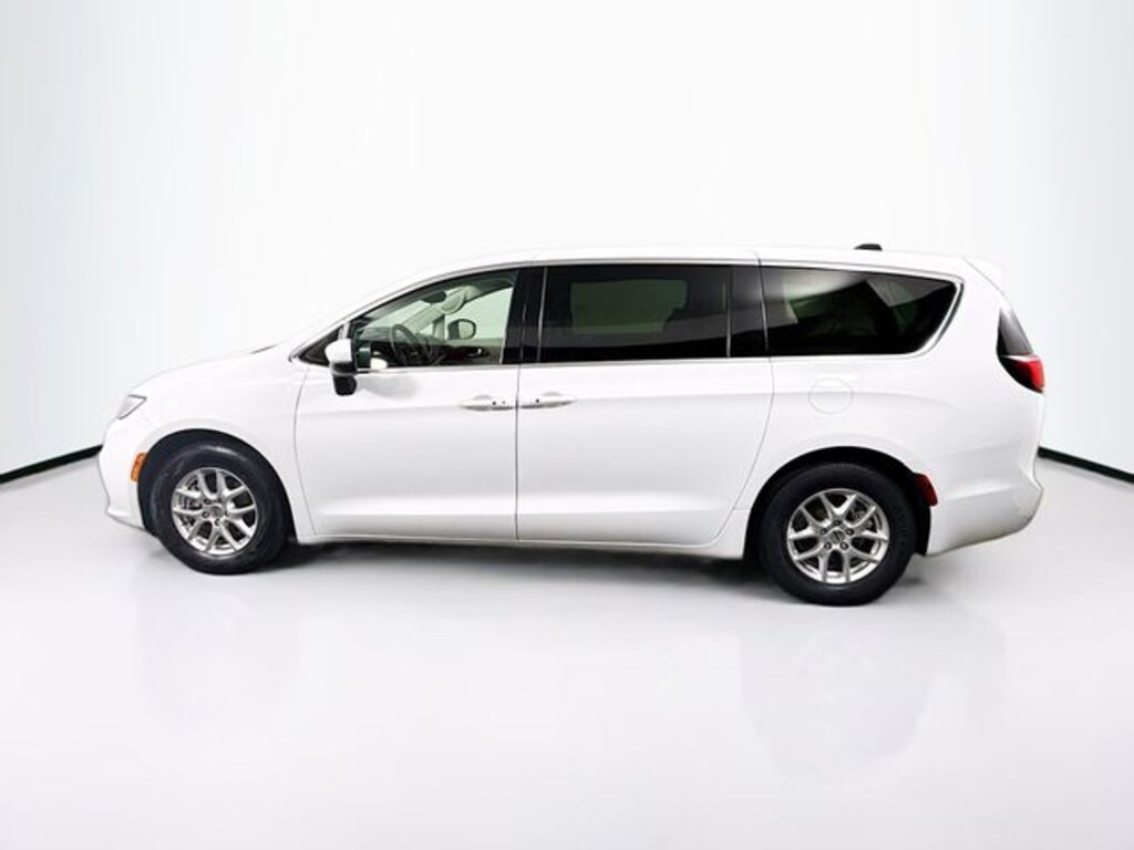 Used 2023 Chrysler Pacifica Touring L Passenger Van