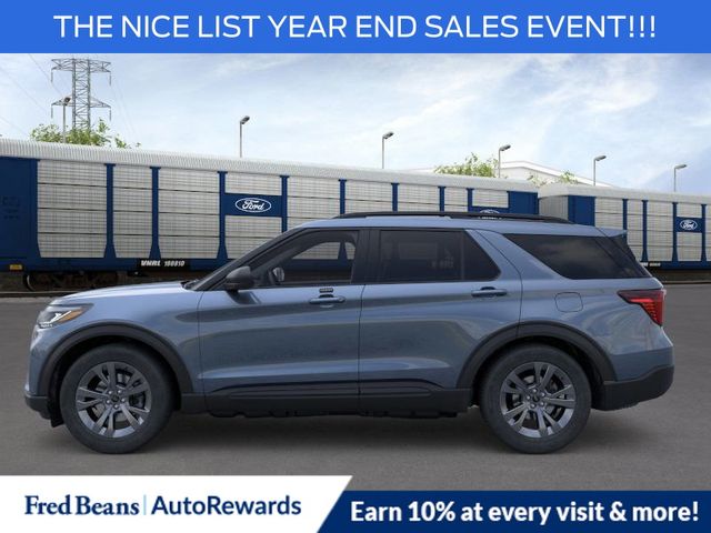 2026 Ford Explorer photo 2