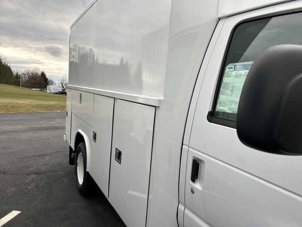 New 2025 Ford E-350 Cutaway STD DRW 11 Reading Closed Aluminum Body VAN