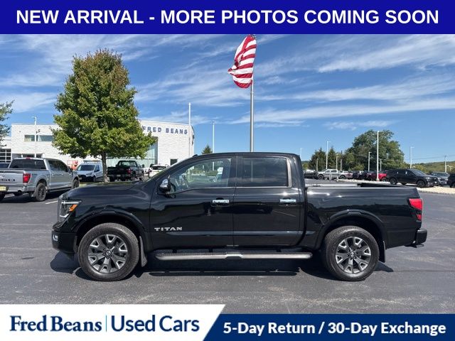 2021 Nissan Titan Platinum Reserve Crew Cab photo 4