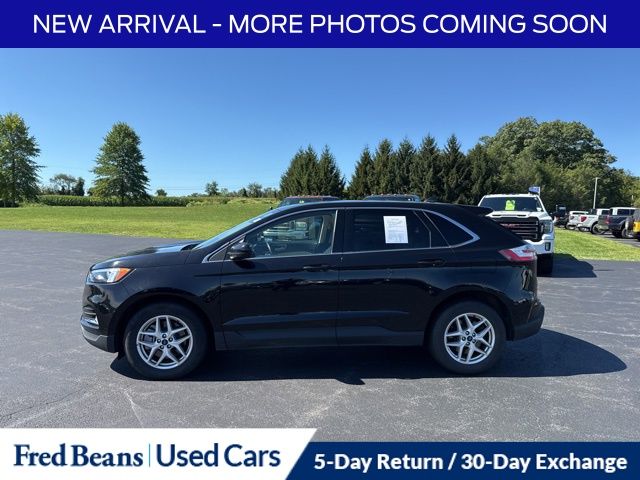 2022 Ford Edge SEL photo 4