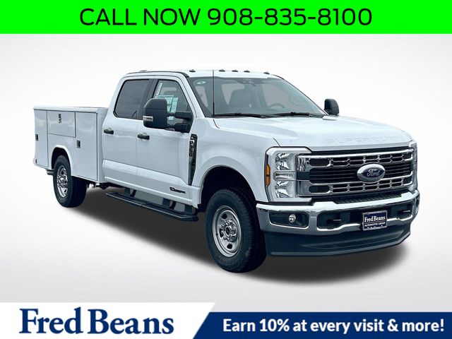 2025 Ford F-350 Chassis TRUCK 