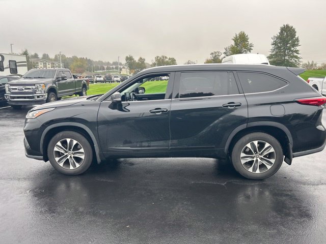 Used 2020 Toyota Highlander XLE SUV